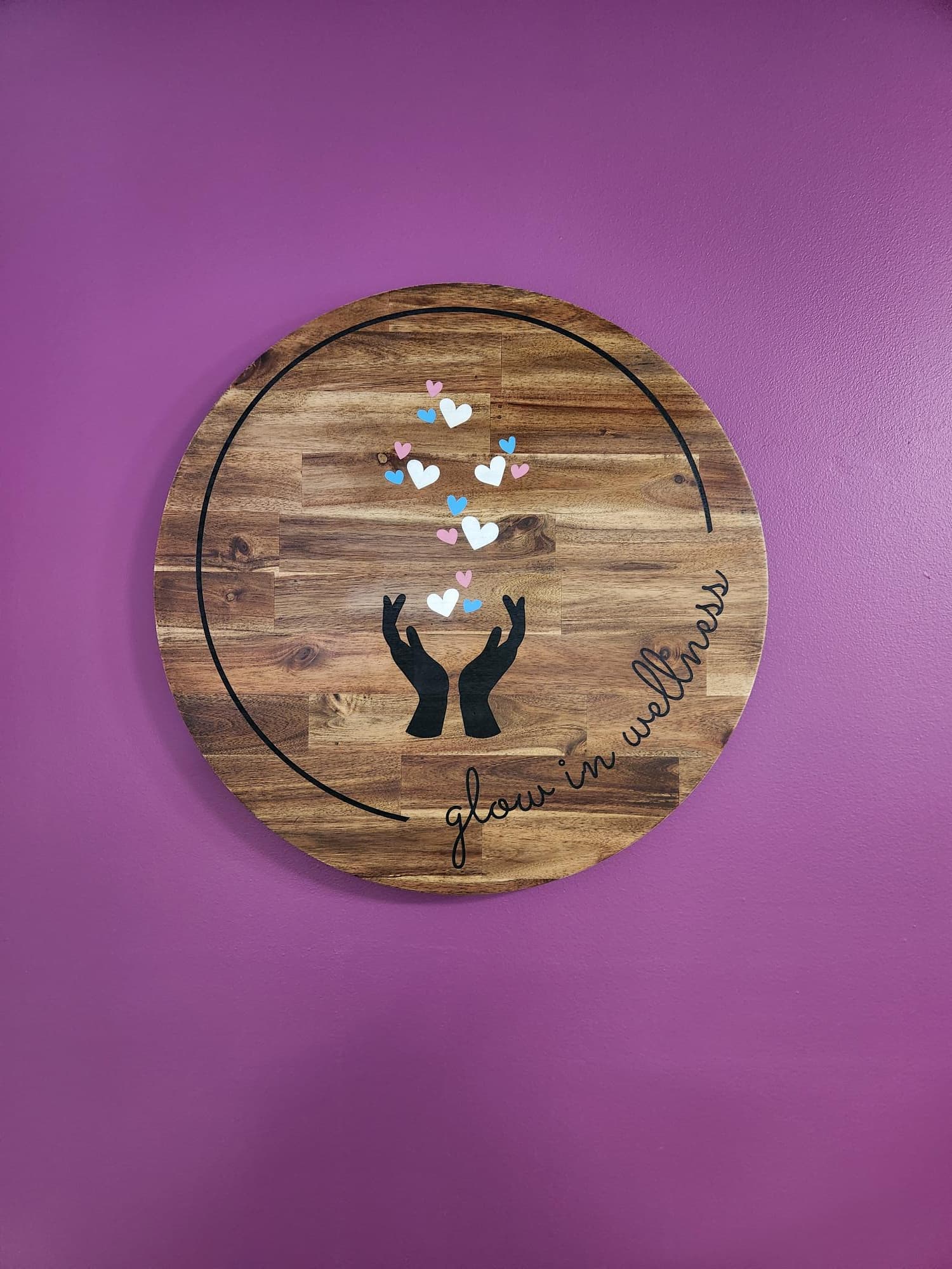 Glow in Wellness clinic sign